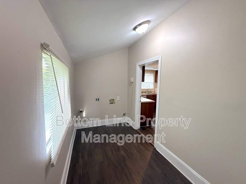 Beautiful 3 Bedroom 1 Bathroom SFH For Rent!!!! property image