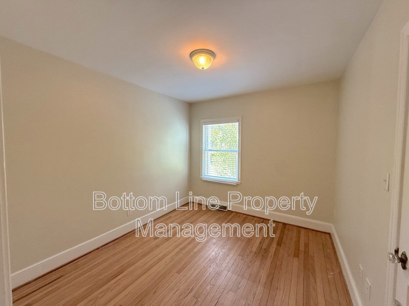 Live comfortably in Plaza Midwood! property image