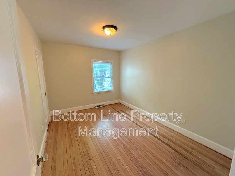 Live comfortably in Plaza Midwood! property image