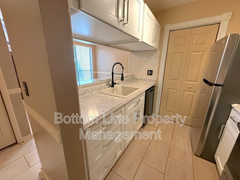 Charming 2 Bedroom 2 Bathroom Apartment For Rent property image