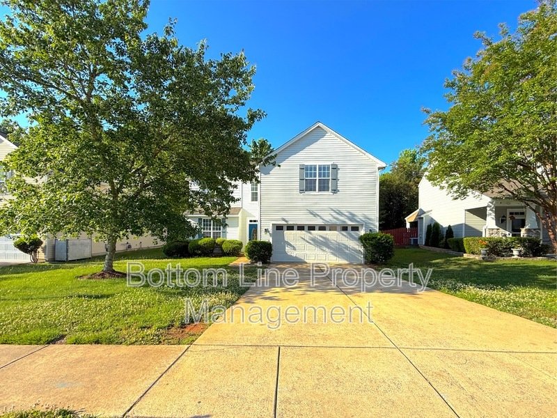 Grand 4-Bedroom Home with Office/Bonus Space, Fireplace, and much more! property image
