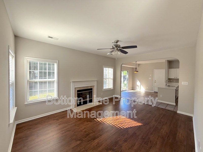 Stunning 4 Bedroom 3 Bathroom SFH For Rent !!!! property image