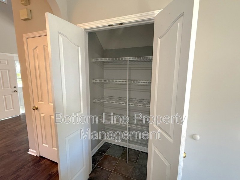 Stunning 4 Bedroom 3 Bathroom SFH For Rent !!!! property image