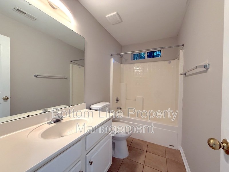 Stunning 4 Bedroom 3 Bathroom SFH For Rent !!!! property image