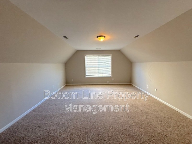 Stunning 4 Bedroom 3 Bathroom SFH For Rent !!!! property image