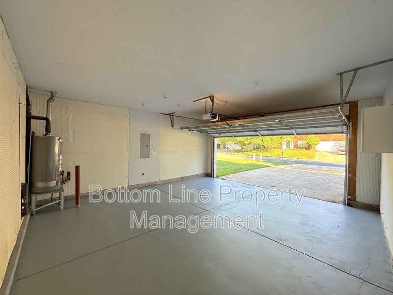 Stunning 4 Bedroom 3 Bathroom SFH For Rent !!!! property image