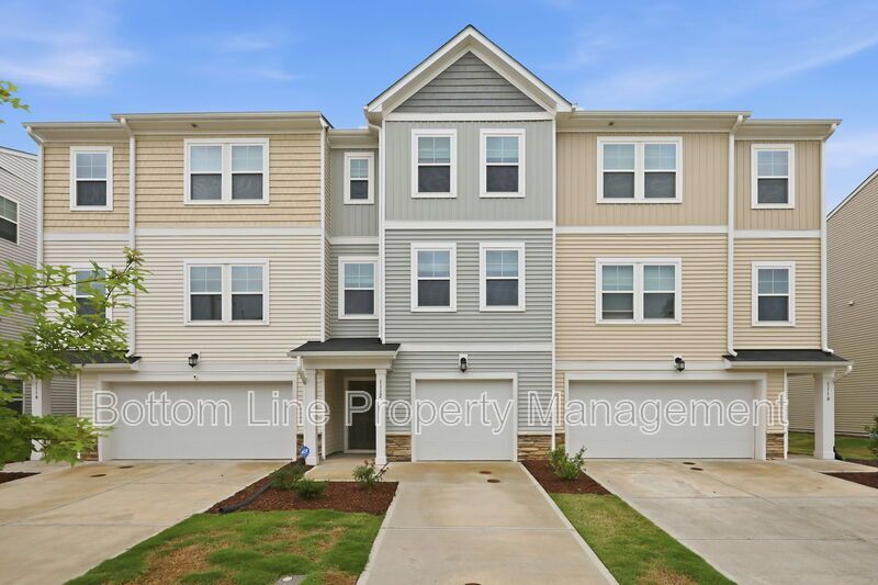 ✨ Beautiful 3BR/2.5BA Townhome w/ 1-Car Garage in Prime Durham Location! ✨ property image