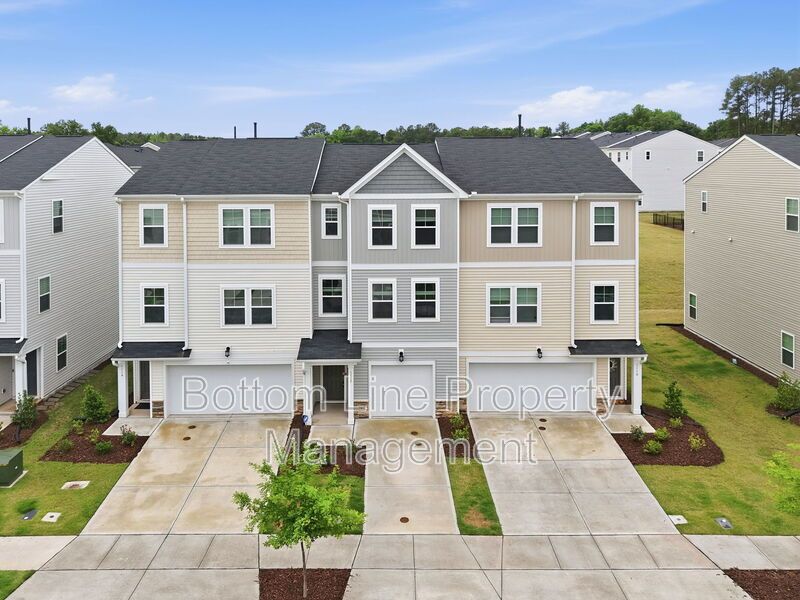 ✨ Beautiful 3BR/2.5BA Townhome w/ 1-Car Garage in Prime Durham Location! ✨ property image