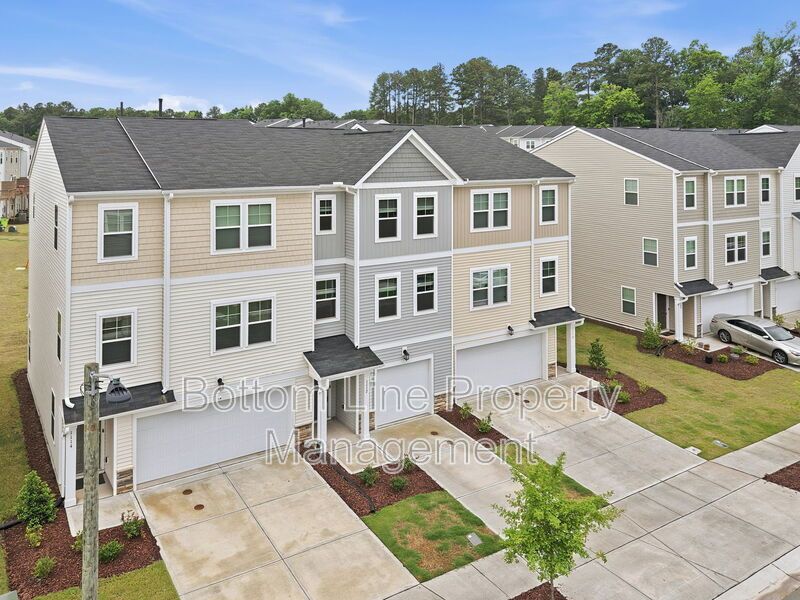 ✨ Beautiful 3BR/2.5BA Townhome w/ 1-Car Garage in Prime Durham Location! ✨ property image
