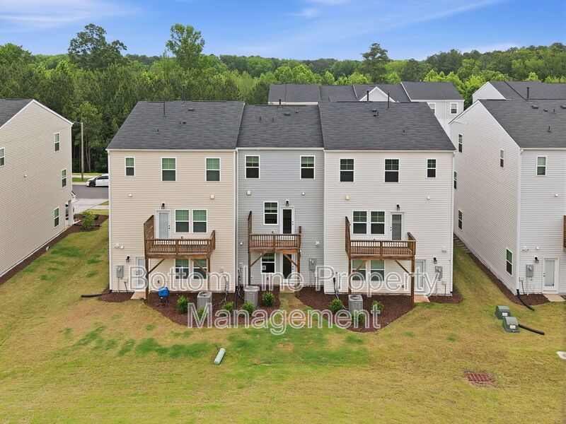 ✨ Beautiful 3BR/2.5BA Townhome w/ 1-Car Garage in Prime Durham Location! ✨ property image