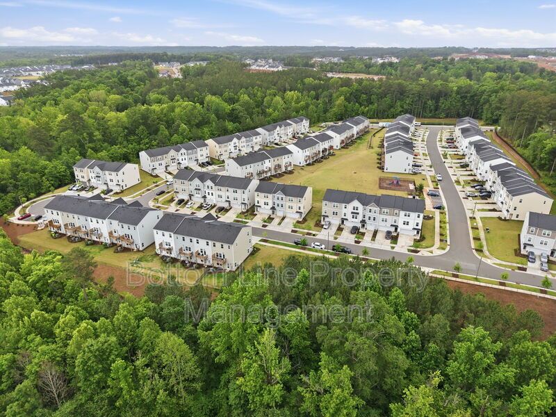 ✨ Beautiful 3BR/2.5BA Townhome w/ 1-Car Garage in Prime Durham Location! ✨ property image