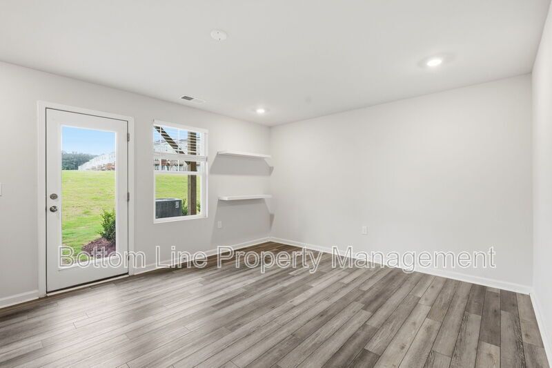 ✨ Beautiful 3BR/2.5BA Townhome w/ 1-Car Garage in Prime Durham Location! ✨ property image