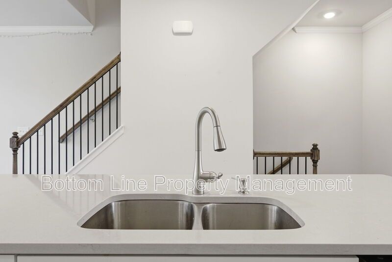 ✨ Beautiful 3BR/2.5BA Townhome w/ 1-Car Garage in Prime Durham Location! ✨ property image