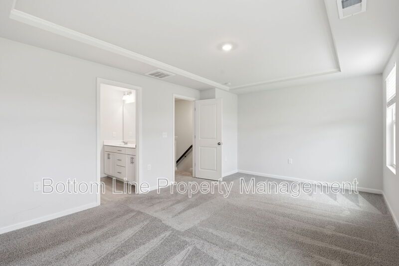 ✨ Beautiful 3BR/2.5BA Townhome w/ 1-Car Garage in Prime Durham Location! ✨ property image