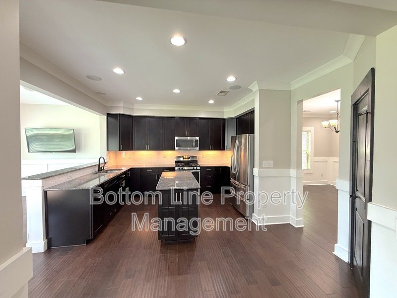 Stunning 4 Bedroom 2.5 Bathroom House For Rent property image