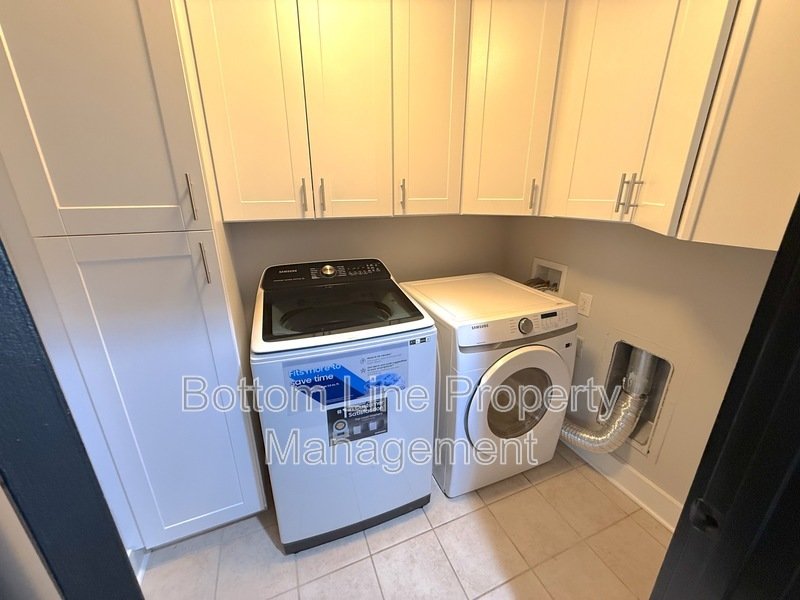 Stunning 4 Bedroom 2.5 Bathroom House For Rent property image