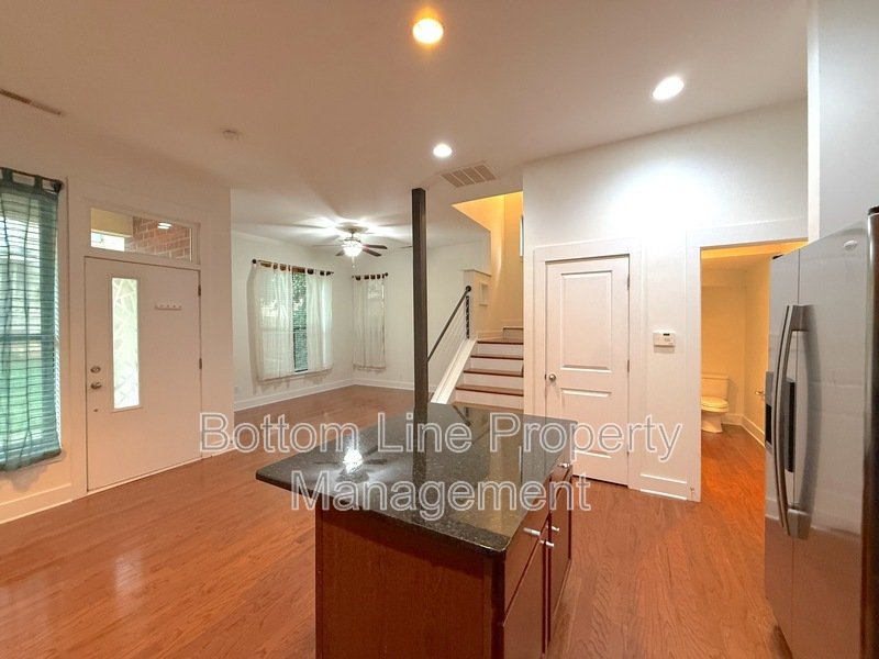 Charming 3 Bedroom 2.5 Bathroom Home For Rent property image