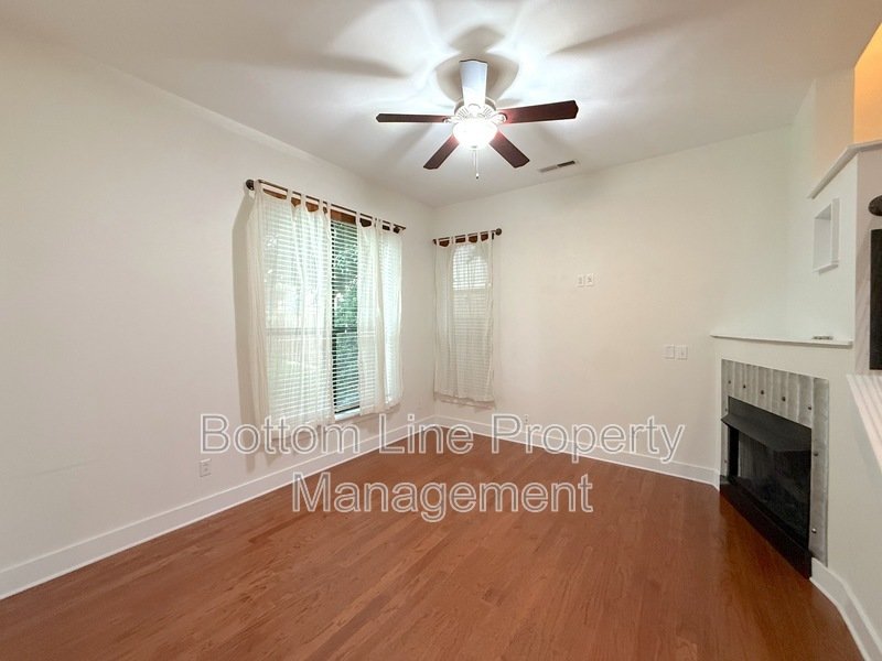 Charming 3 Bedroom 2.5 Bathroom Home For Rent property image