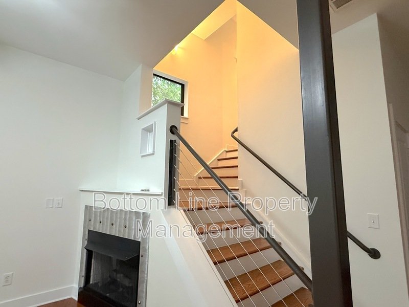 Charming 3 Bedroom 2.5 Bathroom Home For Rent property image