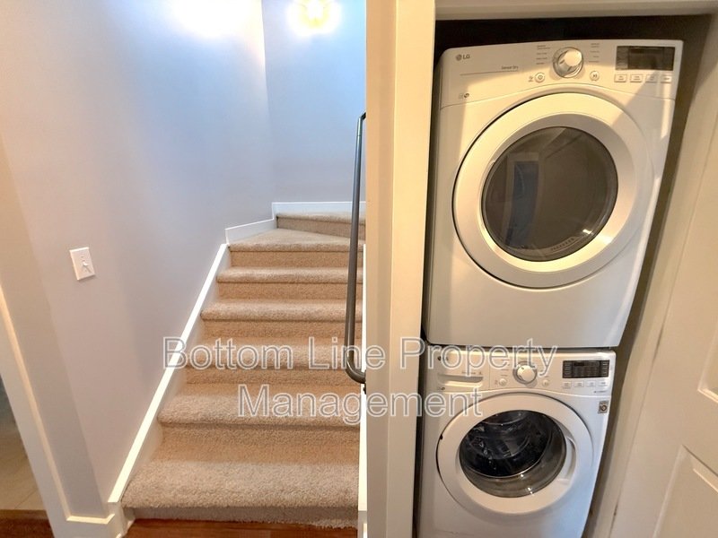 Charming 3 Bedroom 2.5 Bathroom Home For Rent property image
