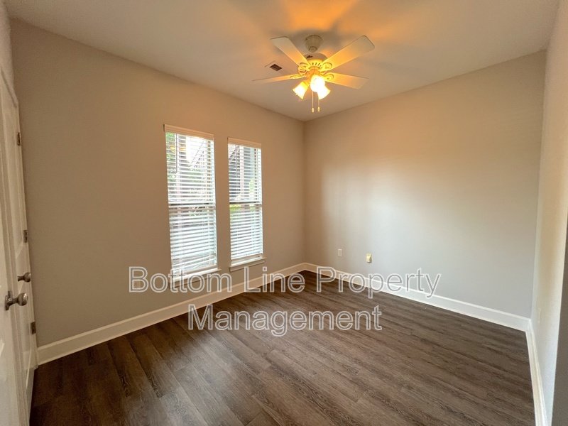 841 Seigle Point Dr property image