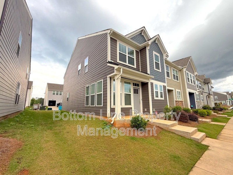 Bright property image