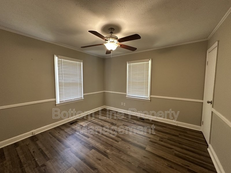 Charming 3BR Home with Sunroom & Detached Garage in Convenient Fayetteville Location property image