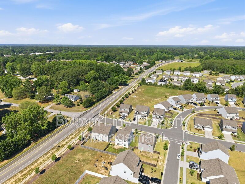 Beautiful 3BR/2.5BA Home in Zebulon with 2-Car Garage & Granite Counters property image