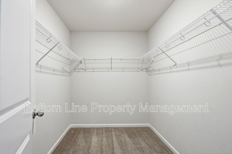 Beautiful 3BR/2.5BA Home in Zebulon with 2-Car Garage & Granite Counters property image