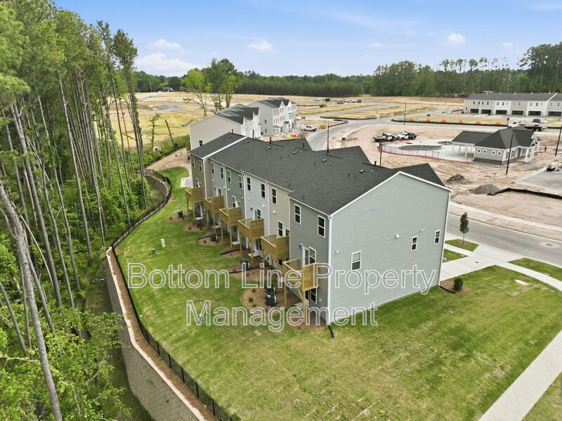 Beautiful 3BR/3BA Townhome with 1,858 Sq Ft – Near RTP, RDU & Brier Creek! property image