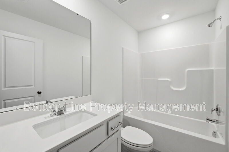 Beautiful 3BR/3BA Townhome with 1,858 Sq Ft – Near RTP, RDU & Brier Creek! property image