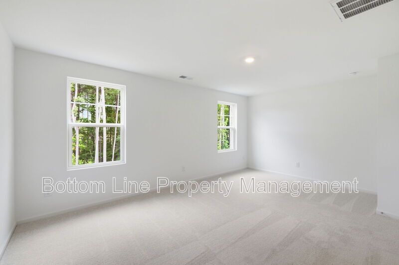 Beautiful 3BR/3BA Townhome with 1,858 Sq Ft – Near RTP, RDU & Brier Creek! property image