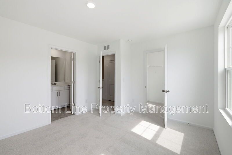 Beautiful 3BR/3BA Townhome with 1,858 Sq Ft – Near RTP, RDU & Brier Creek! property image