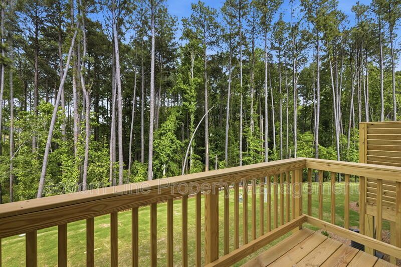 Beautiful 3BR/3BA Townhome with 1,858 Sq Ft – Near RTP, RDU & Brier Creek! property image