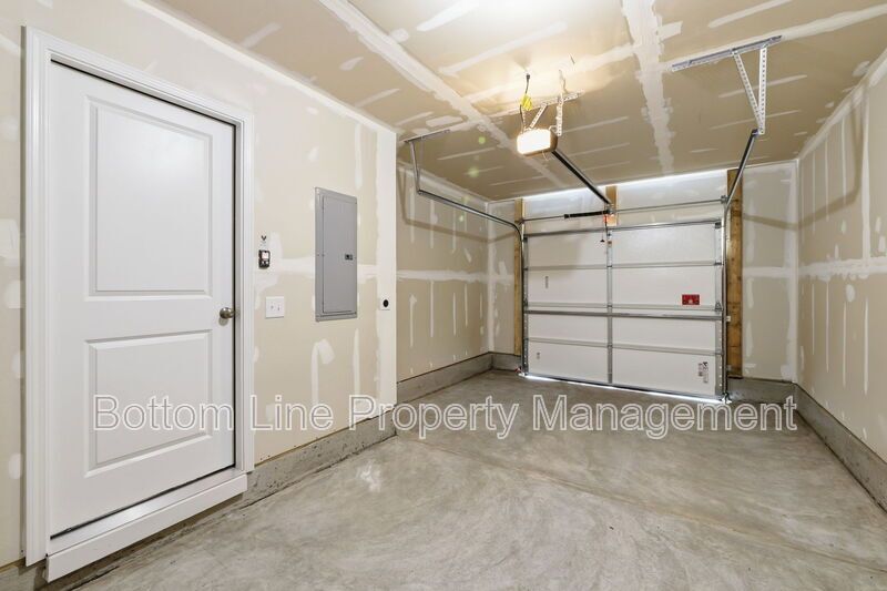 Beautiful 3BR/3BA Townhome with 1,858 Sq Ft – Near RTP, RDU & Brier Creek! property image