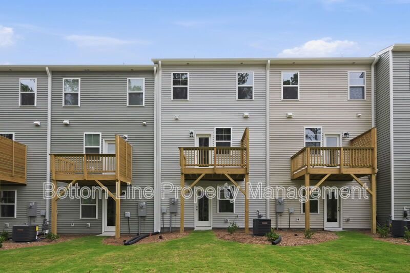 Beautiful 3BR/3BA Townhome with 1,858 Sq Ft – Near RTP, RDU & Brier Creek! property image