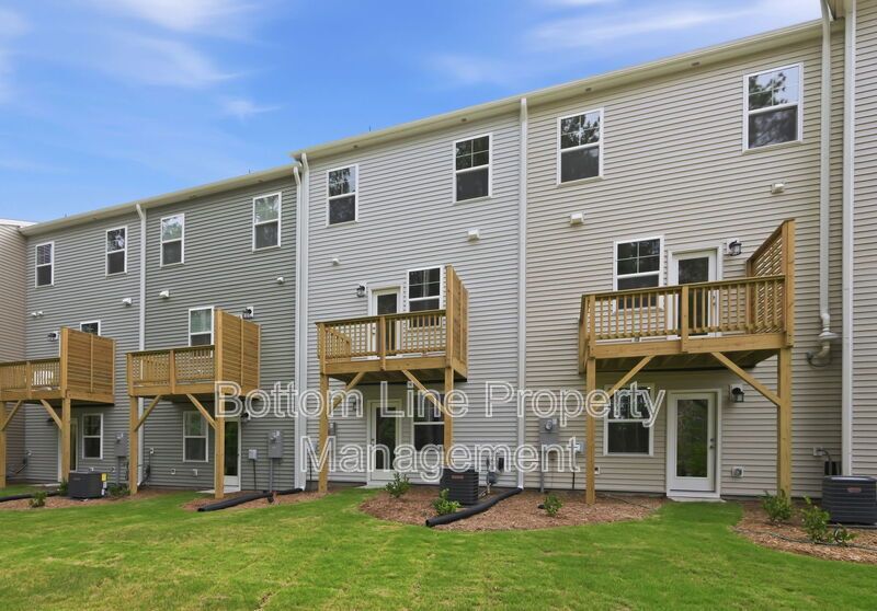 Beautiful 3BR/3BA Townhome with 1,858 Sq Ft – Near RTP, RDU & Brier Creek! property image