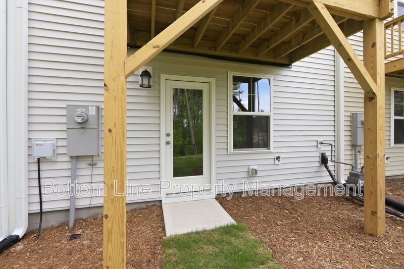 Beautiful 3BR/3BA Townhome with 1,858 Sq Ft – Near RTP, RDU & Brier Creek! property image