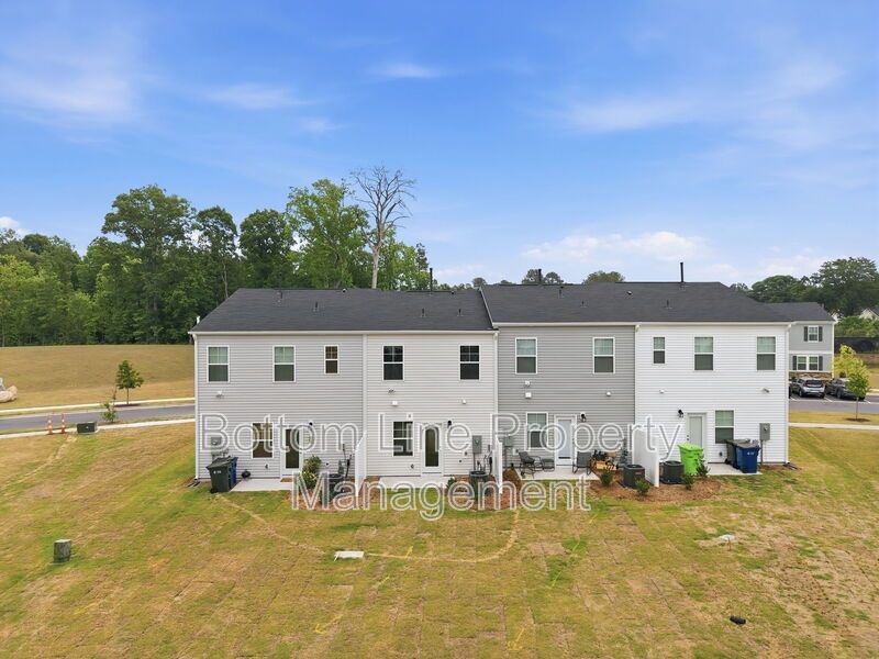 Modern 3BR/2BA Home Near Downtown Raleigh – Community Amenities & Easy Commute! property image