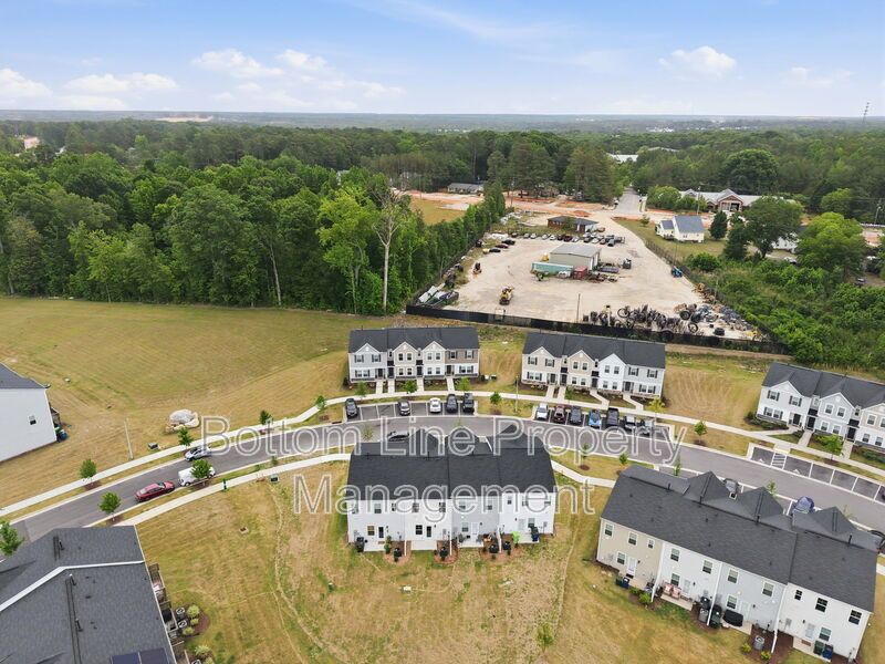 Modern 3BR/2BA Home Near Downtown Raleigh – Community Amenities & Easy Commute! property image