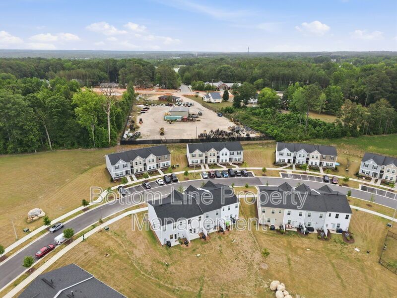 Modern 3BR/2BA Home Near Downtown Raleigh – Community Amenities & Easy Commute! property image