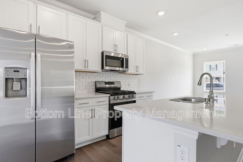 Modern 3BR/2BA Home Near Downtown Raleigh – Community Amenities & Easy Commute! property image