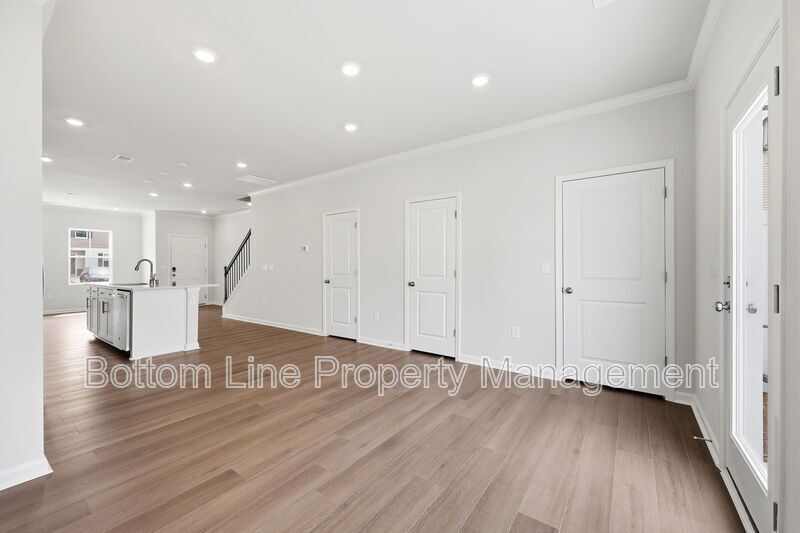 Modern 3BR/2BA Home Near Downtown Raleigh – Community Amenities & Easy Commute! property image