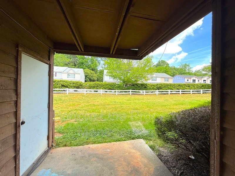 Cozy Unit Minutes From The Airport property image