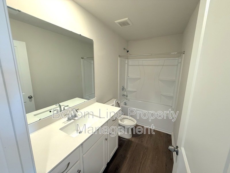 Beautiful 3 Bedroom 2.5 Bathroom Town House For Rent property image