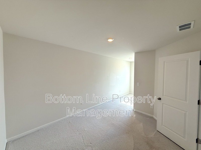 Beautiful 3 Bedroom 2.5 Bathroom Town House For Rent property image