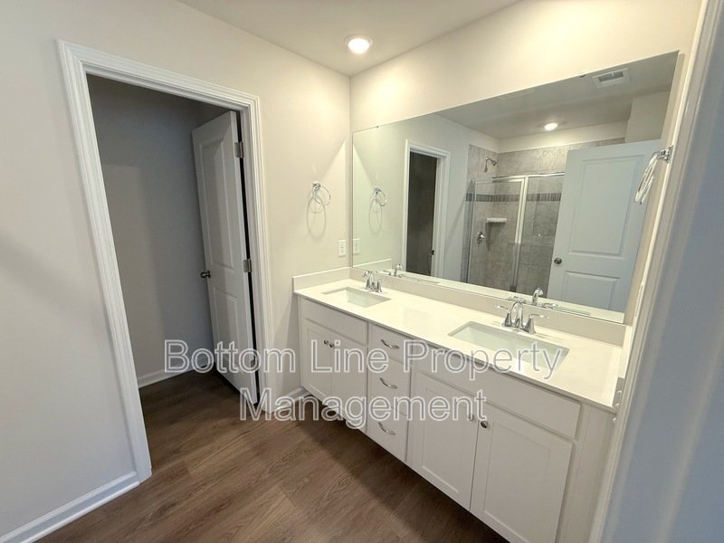 Beautiful 3 Bedroom 2.5 Bathroom Town House For Rent property image