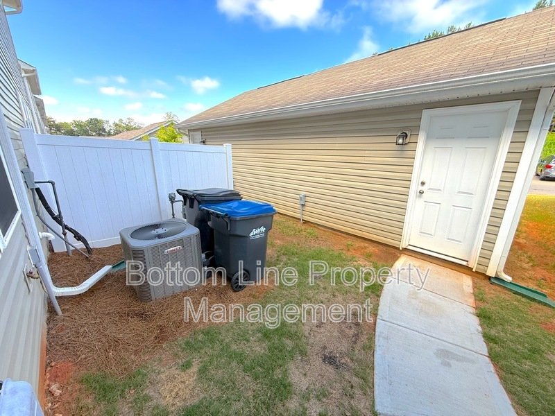 Beautiful 3 Bedroom 2.5 Bathroom Town House For Rent property image