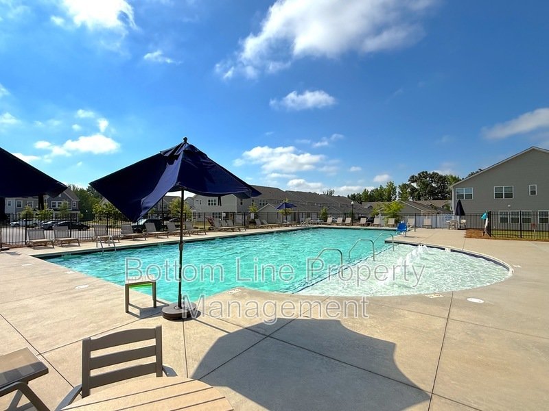 Beautiful 3 Bedroom 2.5 Bathroom Town House For Rent property image