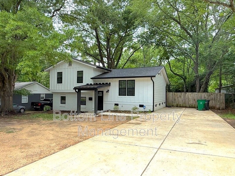 Charming 3 Bed 3 Bath Home For Rent property image